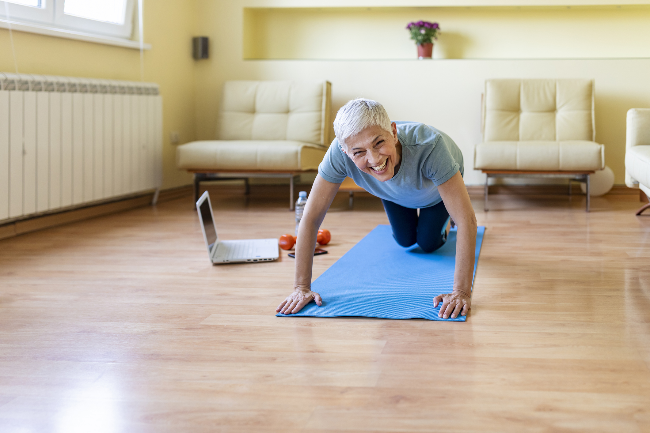 Woman getting ready to exchange in a core fitness program.