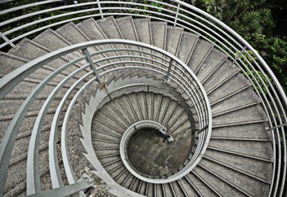 A photo of a spiral staircase illustrating vertigo